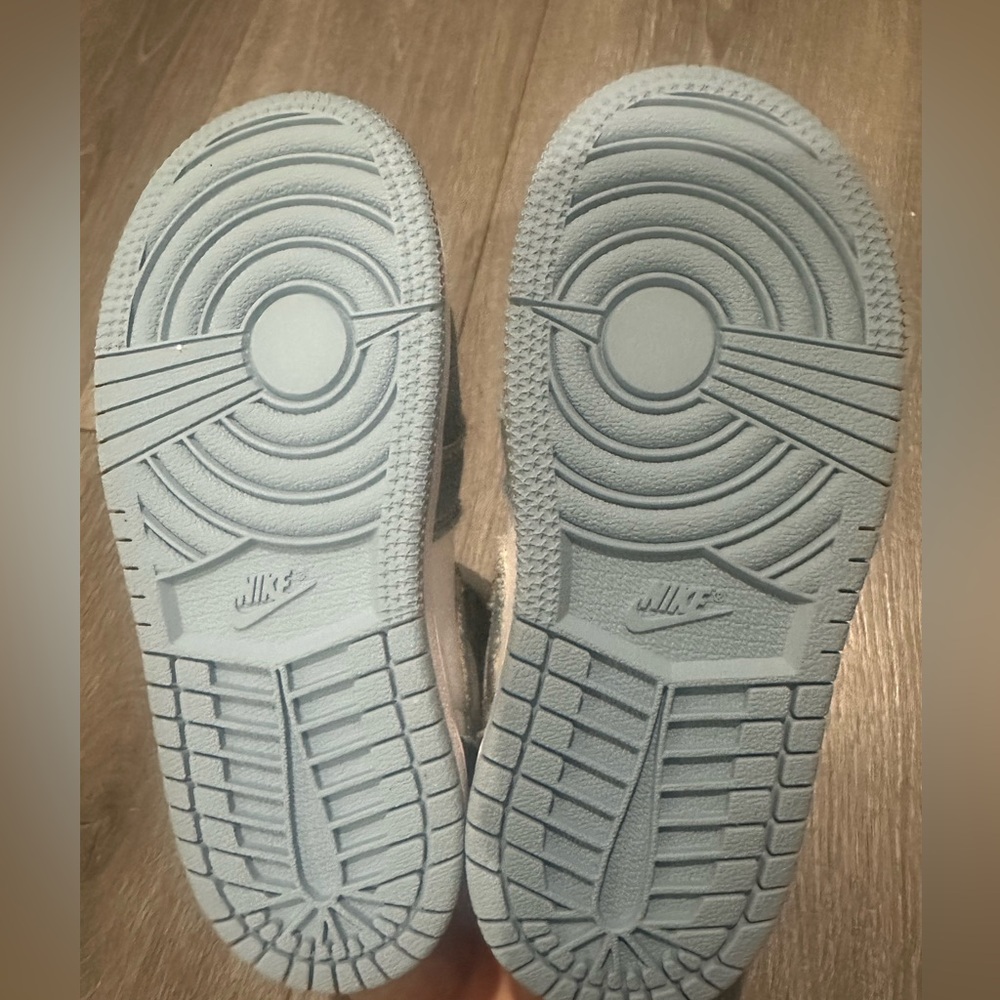 Nike Air Jordan Kids Blue and White Sneakers unisex toddler size 9 - Picture 2 of 6
